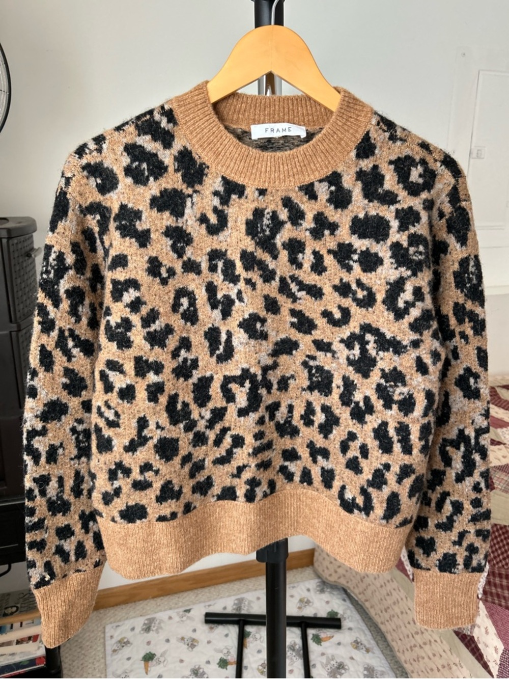 Frame Cheetah Leopard Print Knit Crewneck Pullover Sweater
